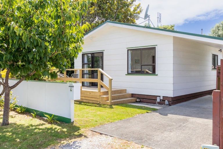 Photo of property in 2/3 Park Road, Paraparaumu Beach, Paraparaumu, 5032