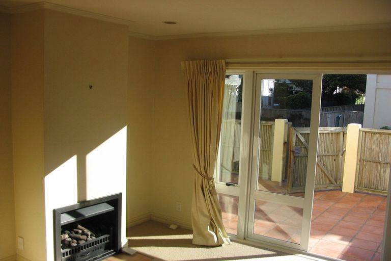 Photo of property in 15/28 Hobson Street, Thorndon, Wellington, 6011