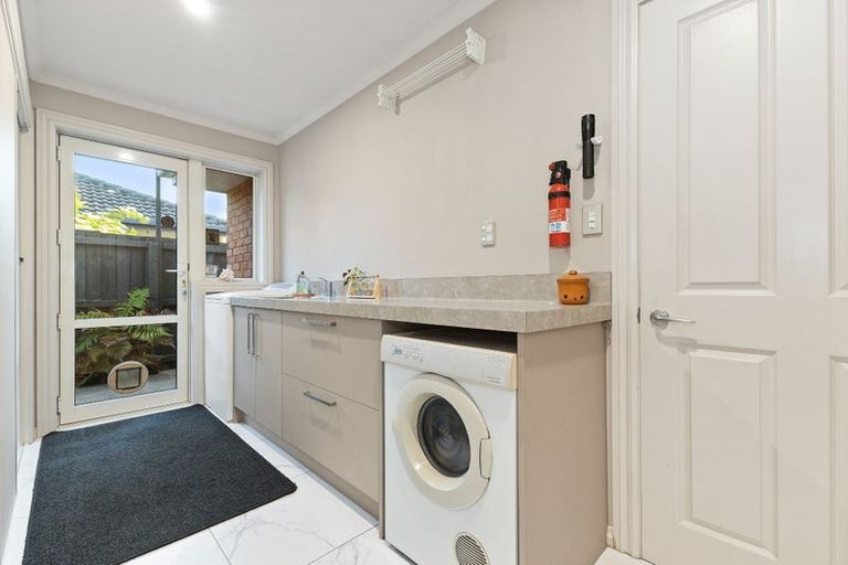 Photo of property in 7 Coolspring Way, Redwood, Christchurch, 8051