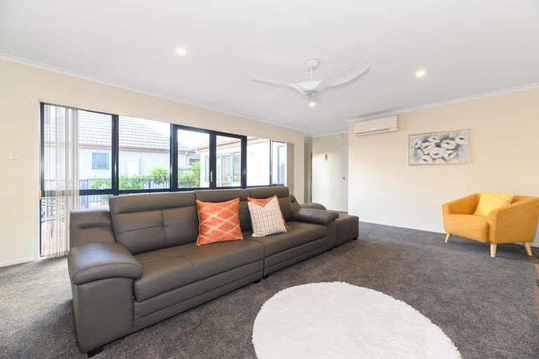 Photo of property in 88 Fields Parade, Oteha, Auckland, 0632