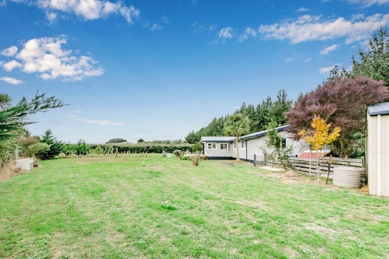 Photo of property in 577 Waikawa Beach Road, Waikawa Beach, Levin, 5573