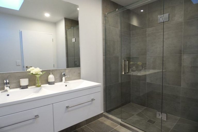 Photo of property in 22 Memorial Park Lane, Hobsonville, Auckland, 0618