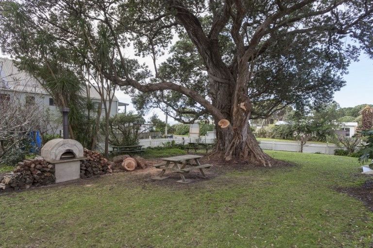 Photo of property in 8 Fishermans Bend, Whiritoa, Whangamata, 3691
