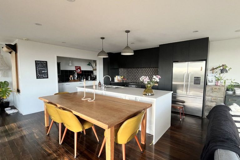 Photo of property in 2 Pohutukawa Avenue, Red Beach, 0932