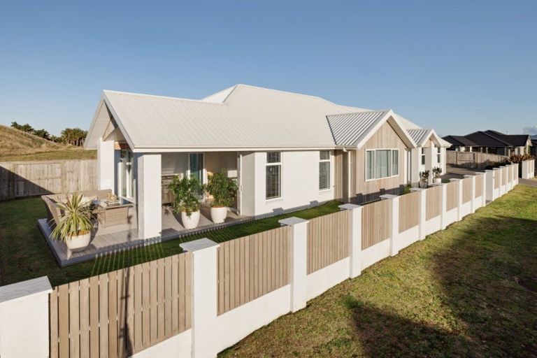 Photo of property in 4 Kuakua Close, Papamoa Beach, Papamoa, 3118