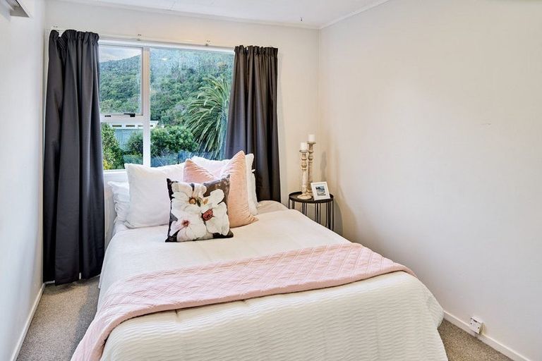 Photo of property in 3 Ayton Drive, Whitby, Porirua, 5024