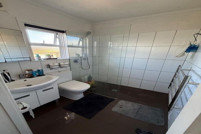Photo of property in 2/1104 Heretaunga Street East, Parkvale, Hastings, 4122