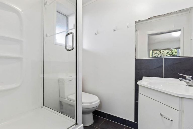 Photo of property in 8 Skyla Place, Massey, Auckland, 0614