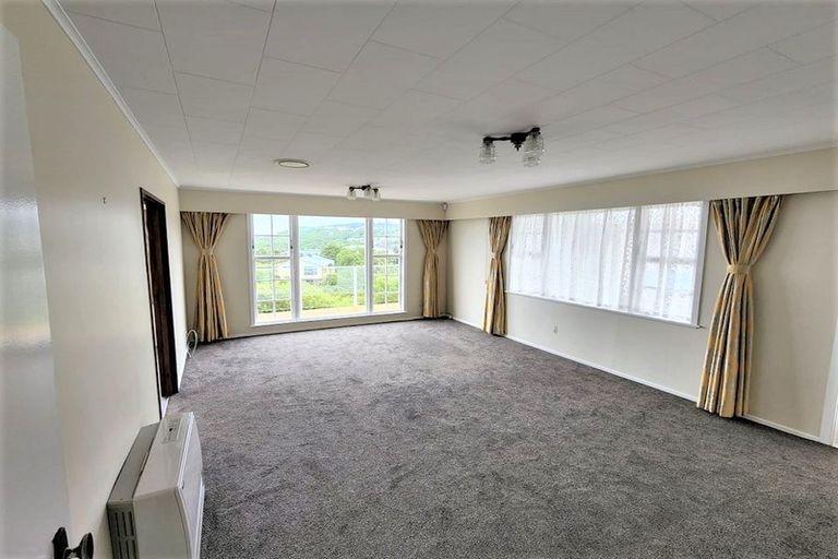 Photo of property in 24 Cypress Drive, Maungaraki, Lower Hutt, 5010