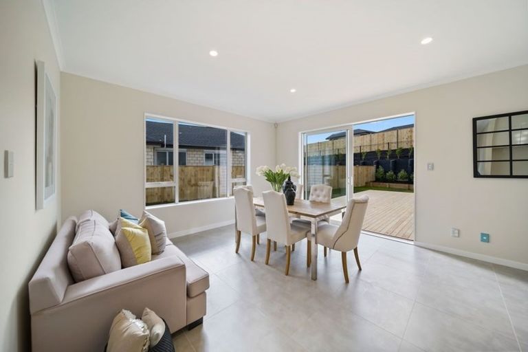 Photo of property in 3 Papaview Road, Papakura, 2110