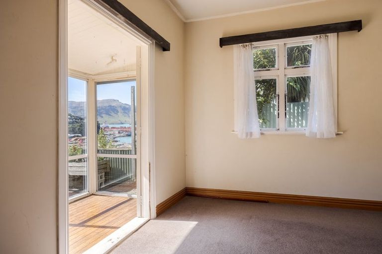 Photo of property in 12 Ticehurst Road, Lyttelton, 8082