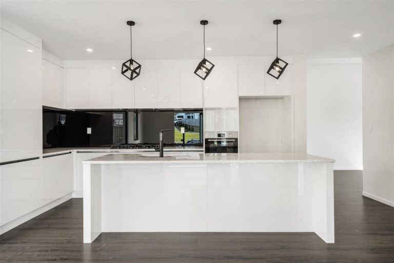 Photo of property in 124 Parkview Drive, Gulf Harbour, Whangaparaoa, 0930