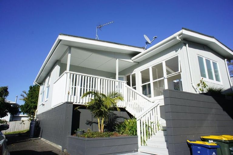 Photo of property in 44 Channel View Road, Campbells Bay, Auckland, 0630