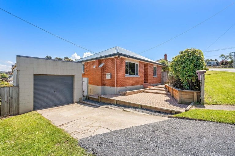 Photo of property in 1 Waldron Crescent, Green Island, Dunedin, 9018
