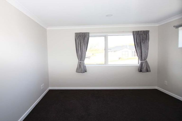 Photo of property in 80 Jeroboam Loop, Kumeu, 0810