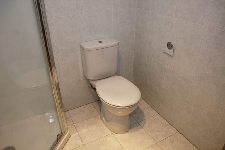 Photo of property in 33 Edgewood Way, Henderson, Auckland, 0612