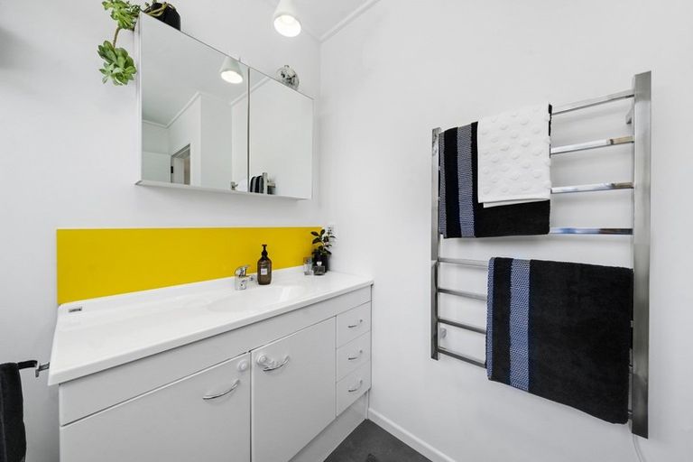 Photo of property in 42 Weka Street, Miramar, Wellington, 6022