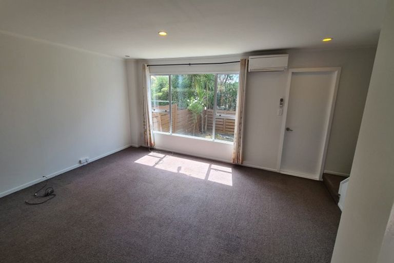 Photo of property in 7 Hollydale Grove, Churton Park, Wellington, 6037