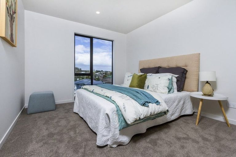 Photo of property in 591c East Coast Road, Browns Bay, Auckland, 0632