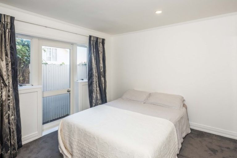 Photo of property in 4/14c Glenmore Street, Thorndon, Wellington, 6011