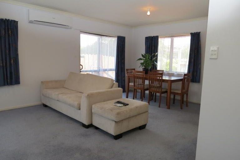 Photo of property in 70 Milson Drive, Papakura, 2110