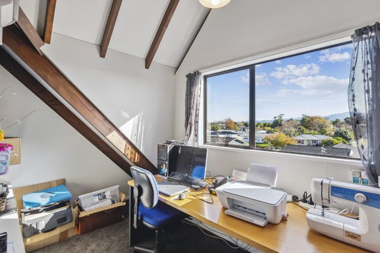 Photo of property in 77 Aorangi Road, Paraparaumu, 5032