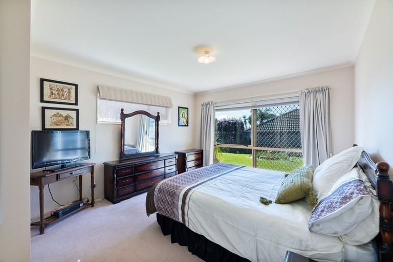 Photo of property in 5 Highfields Terrace, Henderson, Auckland, 0612