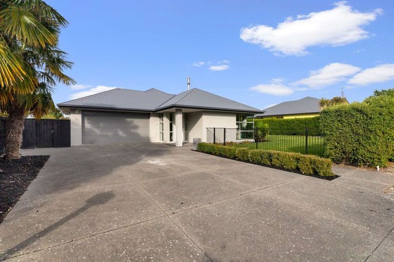 Photo of property in 24 Hemingway Place, Spencerville, Christchurch, 8083