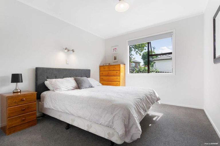 Photo of property in 2/46 Arawa Street, New Lynn, Auckland, 0600