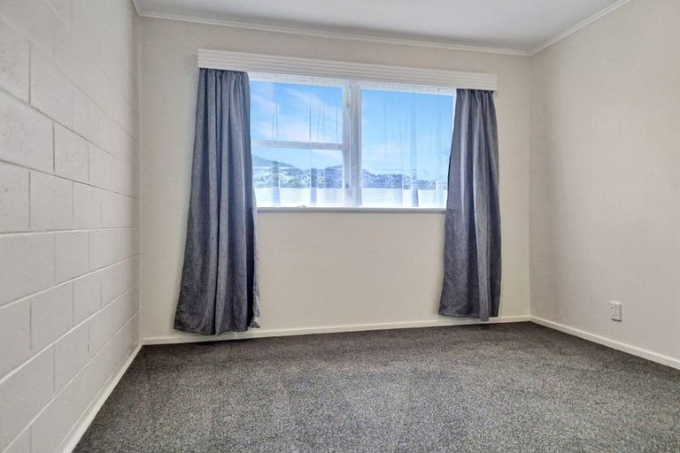 Photo of property in Shakespeare Flats, 8/48 Merton Street, Trentham, Upper Hutt, 5018