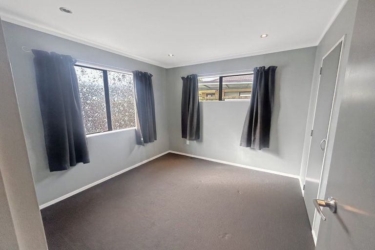 Photo of property in 10 Kebbell Avenue, Levin, 5510