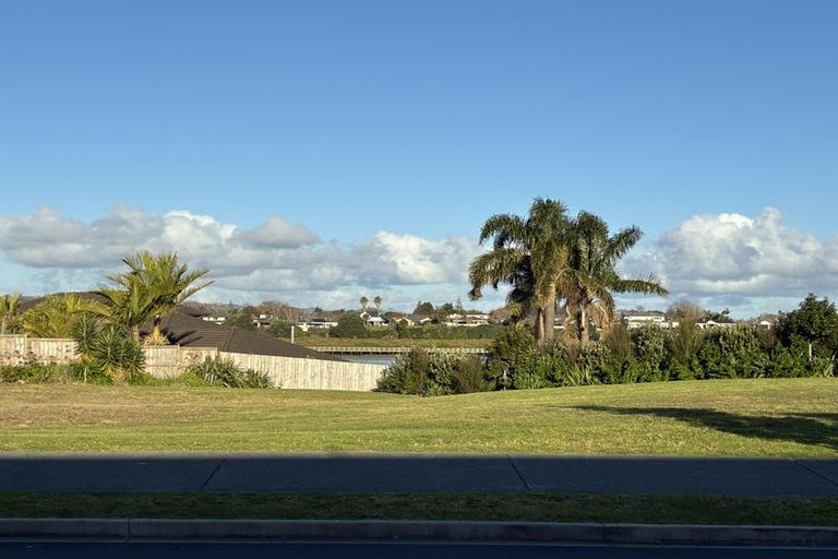 Photo of property in 101 Waituarua Drive, Takanini, Auckland, 2112