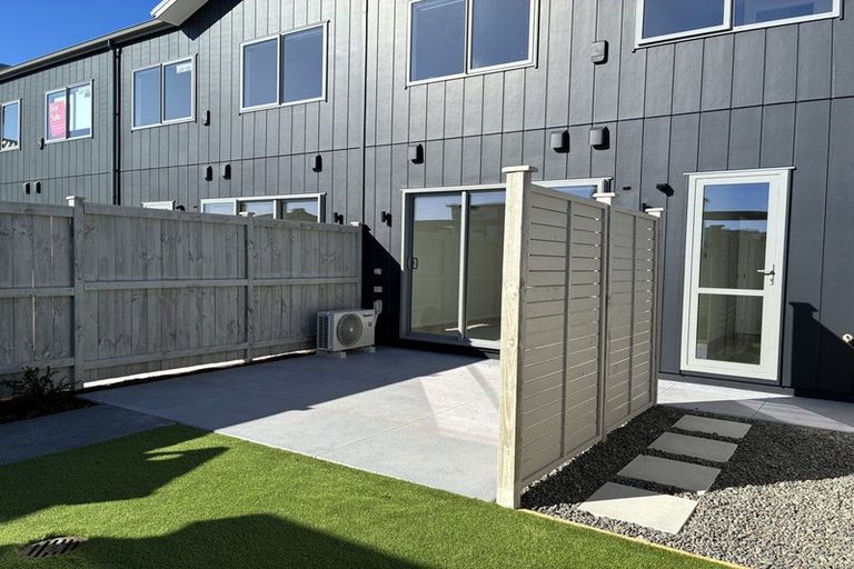 Photo of property in 101 Waituarua Drive, Takanini, Auckland, 2112