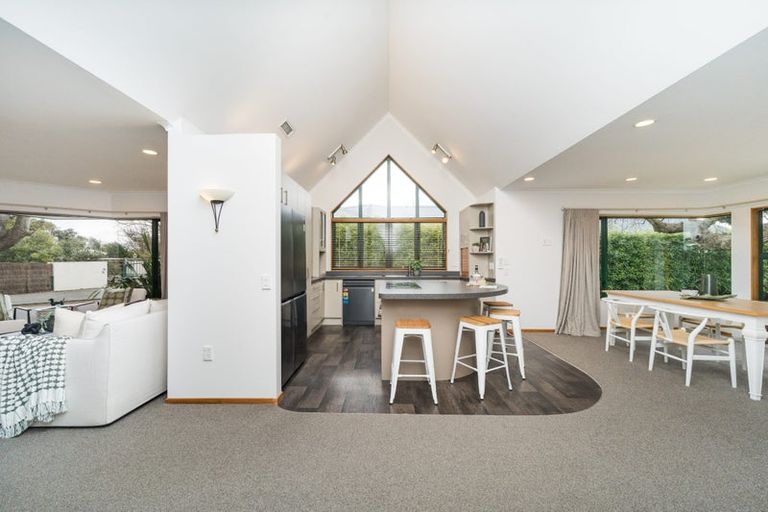 Photo of property in 86 Pahiatua Street, Hokowhitu, Palmerston North, 4410