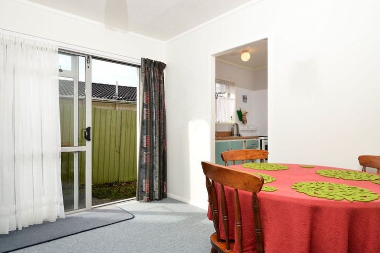 Photo of property in 2/49 Zita Maria Drive, Massey, Auckland, 0614