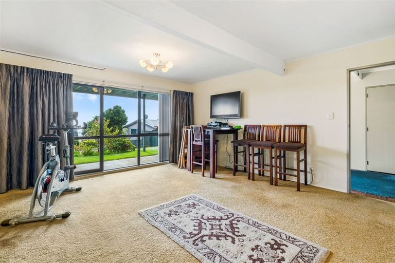 Photo of property in 31 Mercury Way, Whitby, Porirua, 5024