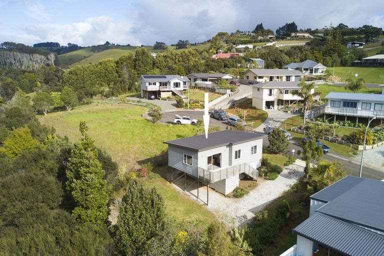 Photo of property in 6 Magnolia Drive, Cable Bay, 0420