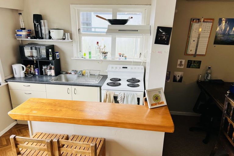 Photo of property in 19 Hania Street, Mount Victoria, Wellington, 6011