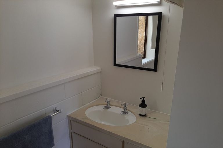 Photo of property in 2/7 Morton Avenue, Forrest Hill, Auckland, 0620