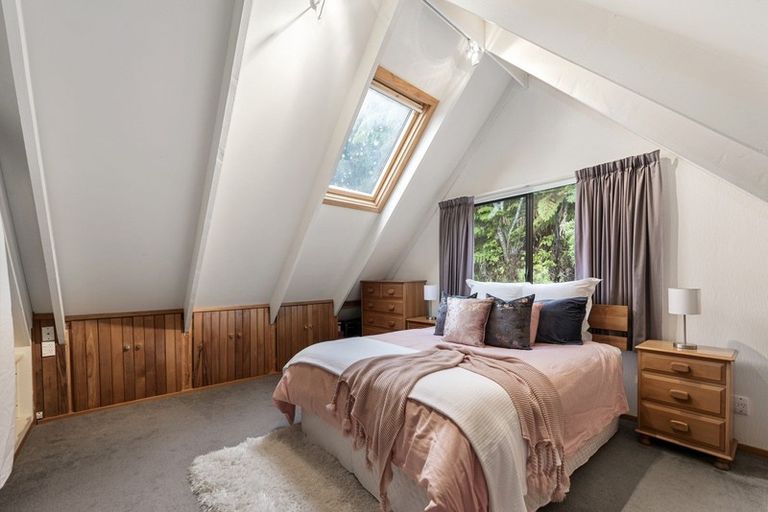 Photo of property in 97 Blue Mountains Road, Pinehaven, Upper Hutt, 5371