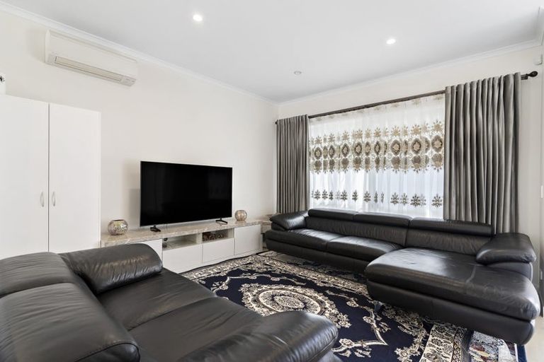 Photo of property in 10 Grey Warbler Road, Hobsonville, Auckland, 0616