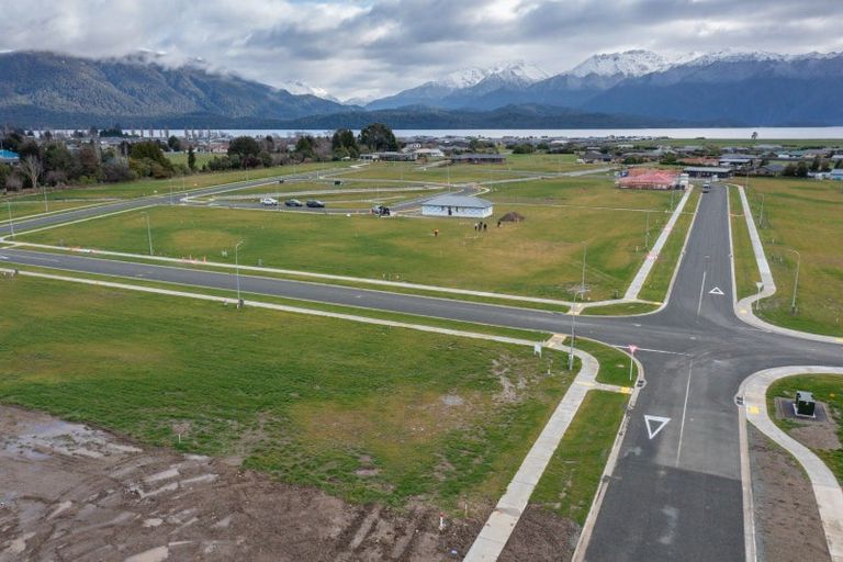 Photo of property in 15 Marakura Drive, Te Anau, 9600