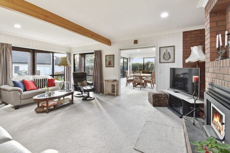 Photo of property in 16 Shepherds Road, Papakura, 2110