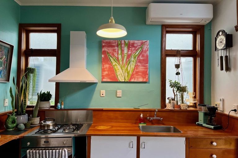 Photo of property in 136 Russell Terrace, Berhampore, Wellington, 6023