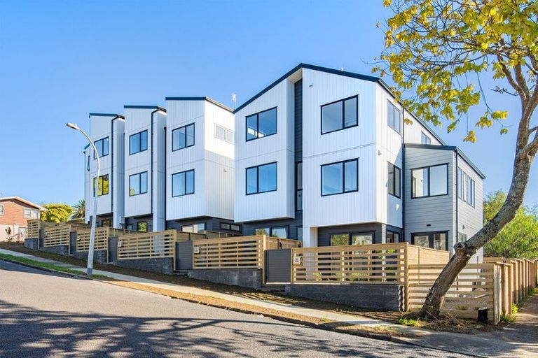 Photo of property in 2c Grove Lane, Pakuranga, Auckland, 2010