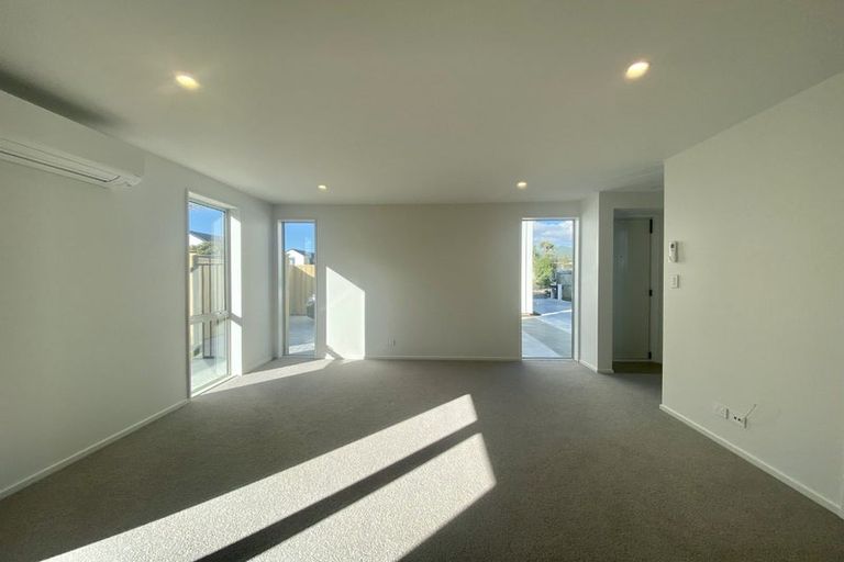 Photo of property in 2/87 Barbour Street, Waltham, Christchurch, 8011