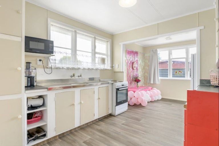 Photo of property in 9 Coleridge Drive, Enderley, Hamilton, 3214