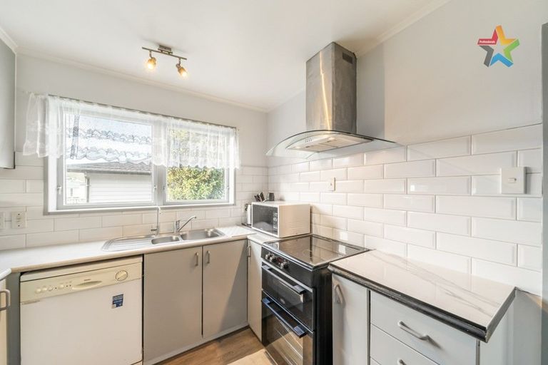 Photo of property in 8 Ilam Grove, Kelson, Lower Hutt, 5010