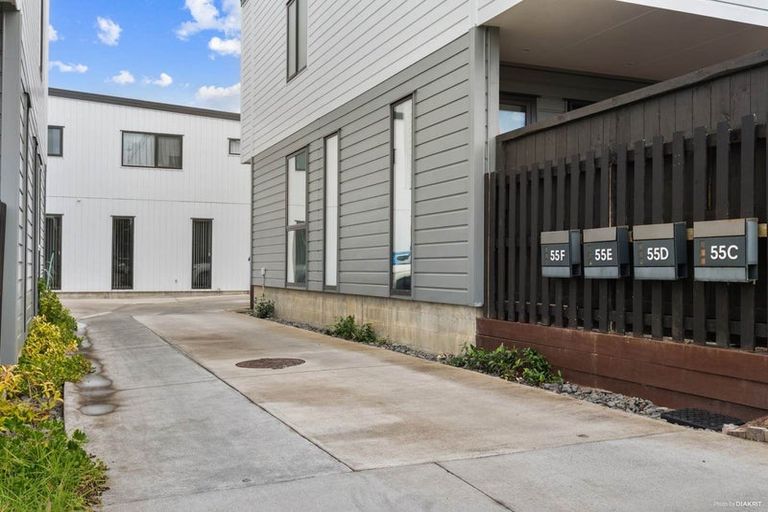 Photo of property in 55e Redwood Drive, Massey, Auckland, 0614