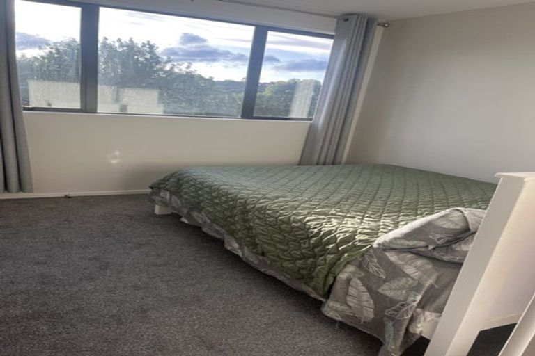 Photo of property in 2b Laser Place, Bayview, Auckland, 0629
